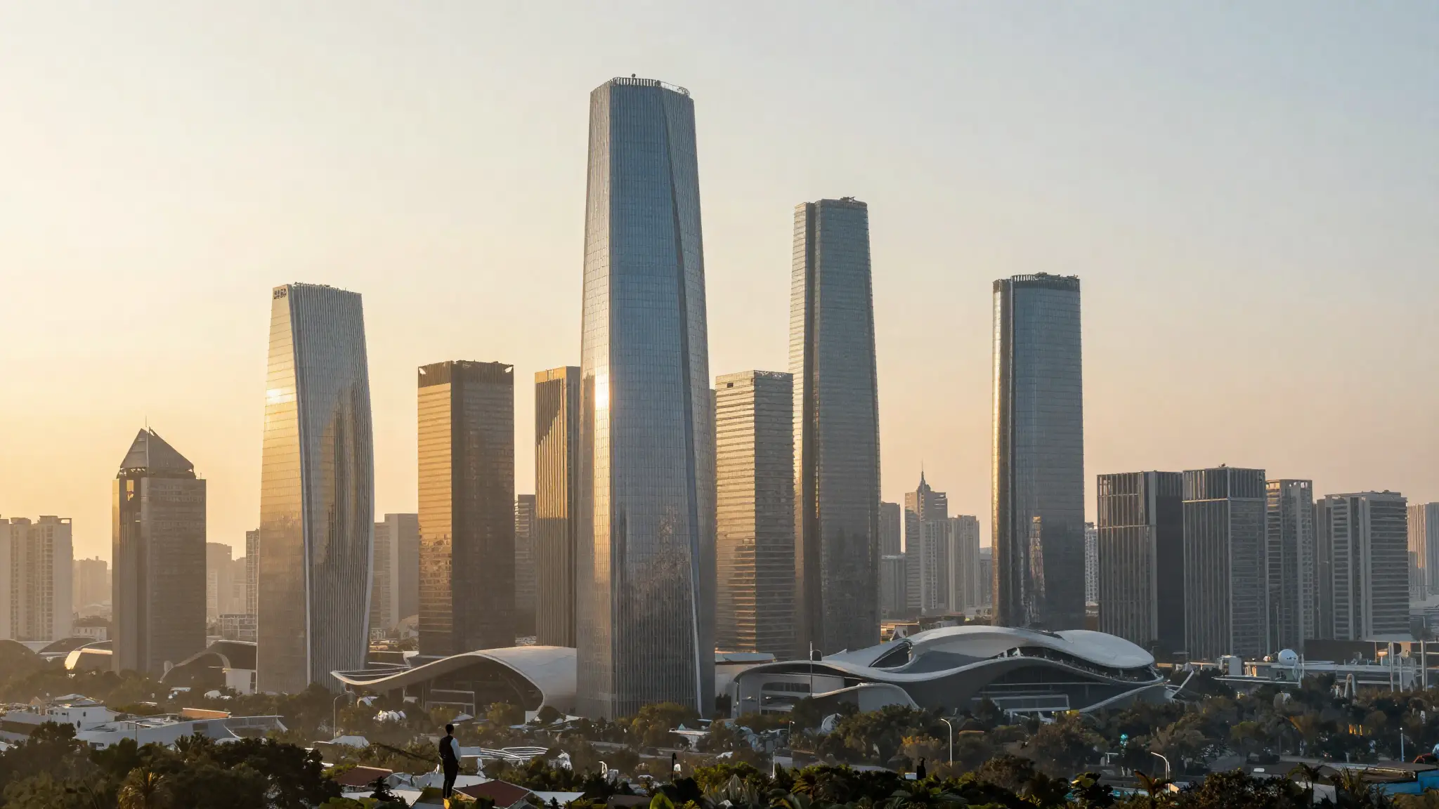 أفق مدينة مستقبلية عند الفجر يرمز إلى المستقبل ومهارات العمل والتعليم والتقنية